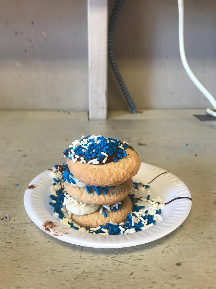 NEW FROM SUMMER OF 2018! THE ROLLING RIVA JOY-JOY SANDWICH -3 Sugar cookies -Sliced banana (approx.