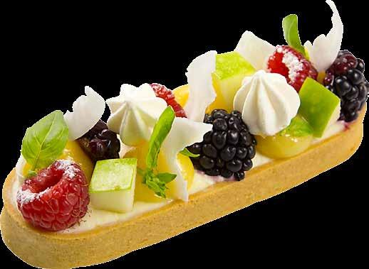Summer is coming Composition La Rose Noire Éclair,Vanilla Tart Shell Whipped lime ganache Light lime cream Lime foam Green apple, lime and honey gel Decoration Fresh berries Dried meringues Basil