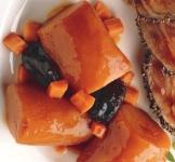 Plum Fancy Baked Yams Royal Prince Whole Yams with savory carrots and plumped prunes are dressed in a honey-spice glaze. Royal Prince Whole Yams* 4 lbs. 9 oz. (1#10 can) 13 lbs. 8 oz. (3#10 cans) 1.