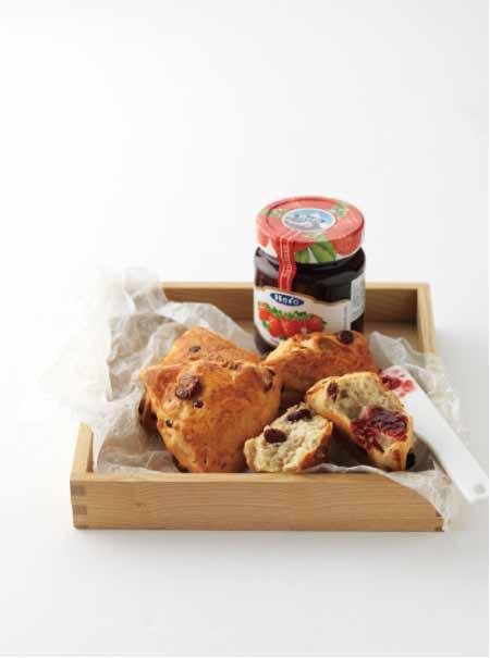 Plain Scone Mix F2AM0074 EAN Code : 8801995003104 Weight(g) : 250g Contents : 250g Mix Chocochip & Cacaonibs Scone Mix F2AM0075 EAN Code : 8801995003111 Weight(g) : 300g Contents : 300g Mix Honey
