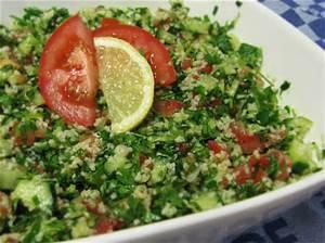 Tabouleh (Recipe from Rakia in the Green Skills for Education and Employment Class) 3 bunches of parsley, finely chopped ½ bunch of mint, finely