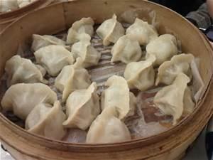 Chinese Dumplings (Recipe from Kathy in the Altona North Library Class) 1 ½ cups of mince pork ½ cup of chopped cooked shrimp or prawns 2 cups of Chinese cabbage, chopped 1 teaspoon of fresh ginger,
