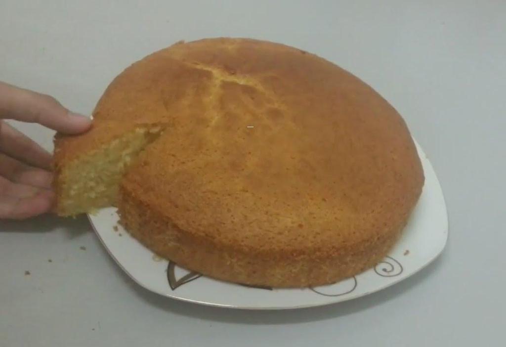 Sponge Cake (Recipe from Mila in the Introduction to Computers Class) 5 eggs 1 cup of vegetable oil 1 cup of milk 5 cups of self