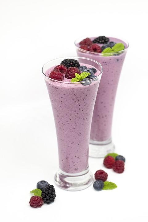 Berry Green Smoothie (Adapted from Chungah at damdelicious.