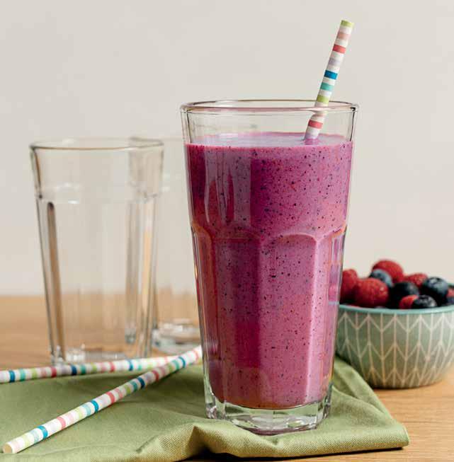MORNING BERRY MAKES: 2 SERVINGS J U ICES & SMOOTHIES 1 medium ripe banana, cut in half 1 1 /2 cups