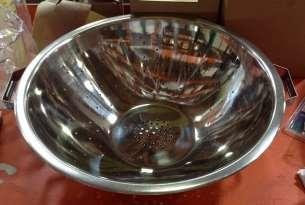 COLANDER 8 QUARTS (CMS# 4080) Suggested Uses: Used to drain food items such as