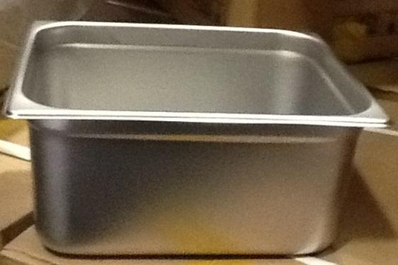 STEAM TABLE PAN 1/2 SIZE4'DEEP (CMS# 4103) Suggested Uses: Used to present hot food on a steam table line.