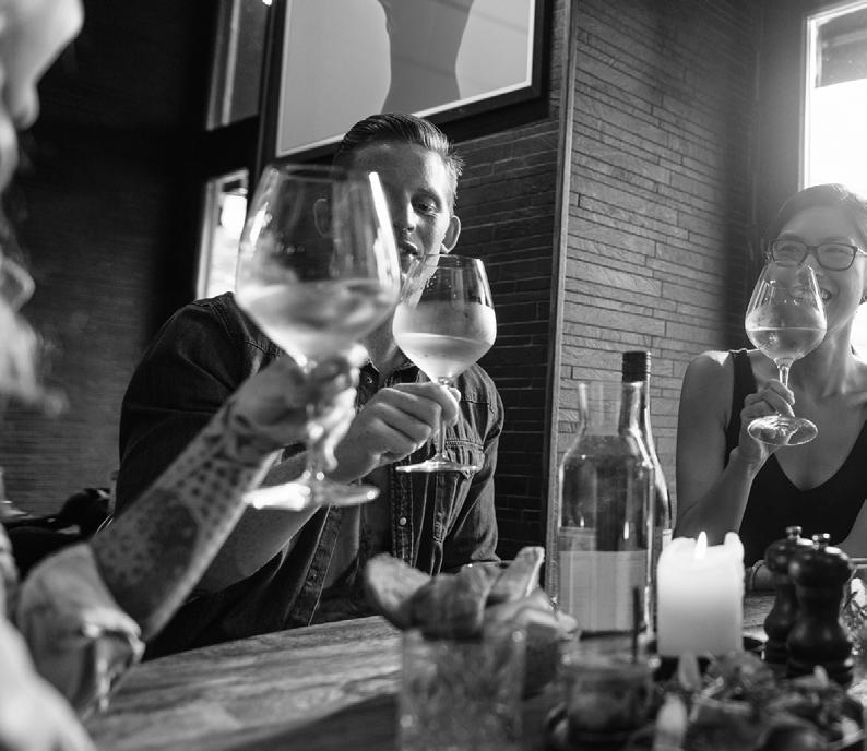 Kultura pijenja vina utkana je u naš svakidašnji život Drinking culture Wines interwoven in our everyday life KORLAT Rosé Rosé BENKOVAC Rose Benkovac najprodavaniji je rose u Hrvatskoj.