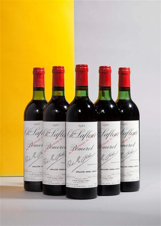 Bordeaux 46 lots: Haut-Brion 1989 (12 bottles) Est. HK$100,000 140,000 / US$13,000 18,000 (pictured left) 10 lots: Haut-Brion 1990 (12 bottles) Est.
