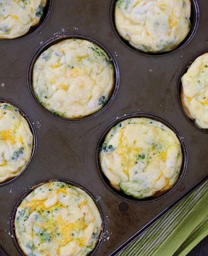 Broccoli and Cheese Mini Egg Omelets Total time: 30 mins Servings: 4-4 cups broccoli florets - 4 large eggs - 1 cup egg whites - ¼ cup shredded cheese (such as cheddar or monterey jack) - ¼ cup