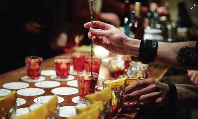 Bartenders looking to give customers more of an experience Top 2015 cocktail in premium mixologist bars 1. Old Fashioned 2.