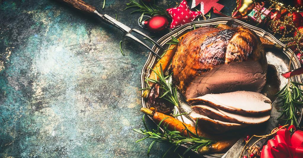 CHRISTMAS DAY CARVERY FEAST Let us spoil you and yours this Christmas Day. We will take care of everything, the decorations, great food and a day to remember.