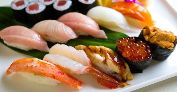 JAPANESE RESTAURANT SUSHI 寿司 Nigiri or Sashimi (4 pieces) 握り又は刺身 Maguro / Tuna $6.50/11.00 Seared Tuna $7.50/12.00 Toro / Fatty Tuna $12.00/22.00 Seared Toro $12.00/22.00 Sake / Salmon $6.00/10.