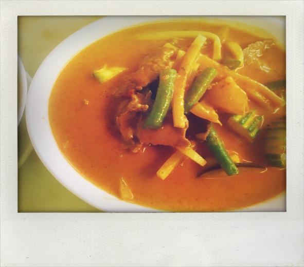 95 16) KAENG KEOW WAN (Green Curry) <One of Thailand s most-loved