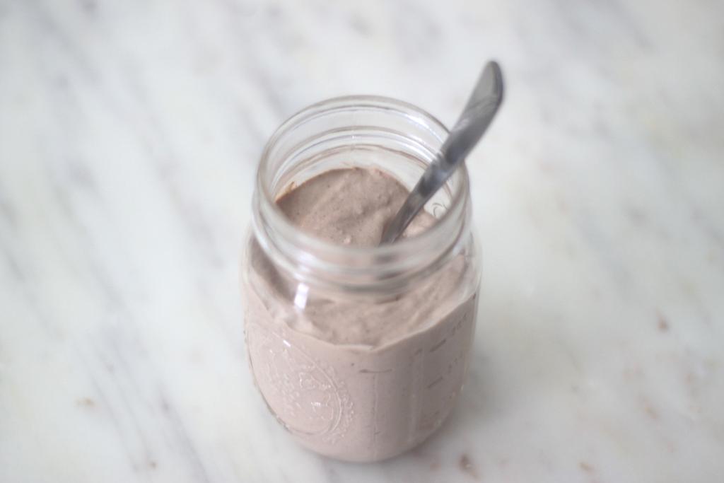 mint chocolate shake 1 cup ice cubes 1 cup coconut milk or heavy cream 2 tablespoons almond butter 1/2 avocado 1 tablespoon cocoa powder 1/4 teaspoon vanilla
