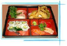DINNER COMBO DINNER BOXES ( includes soup & salad ) D1. CHICKEN TERIYAKI & TEMPURA(2pc shrimps & 5pc vegetable) 17.95 ( with white rice & side vegetables ) D2.
