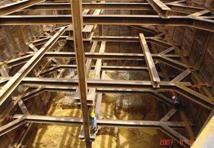o Việc xử lý các liên kêt giữa cột với dầm sàn và liên kết giữa dầm và tường tầng hầm phứctạp.