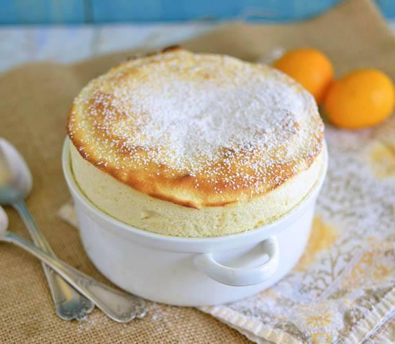 This is such a simple recipe and most of us run away from the idea of soufflés, the most important thing is the time factor, from the oven to the table: Ingredients Lemon pastry cream 4 large egg