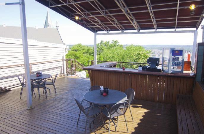 4TH FLOOR DECK This outdoor deck includes a