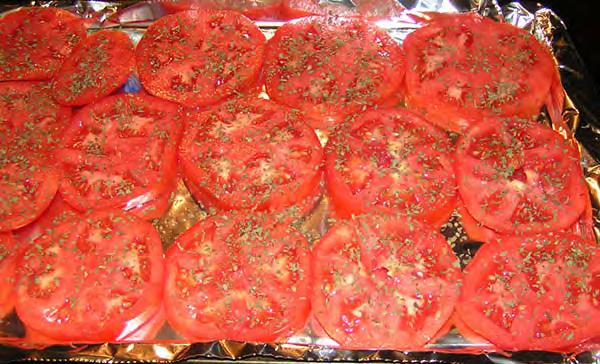 Herb Tomato Slices Serves: 6 Serving Size: 1/6 of mixture Recipe from Low Fat and Light Four Ingredient Cookbook 3 medium tomatoes*, sliced 2/3 cup fresh bread crumbs (make sure they are trans-fat