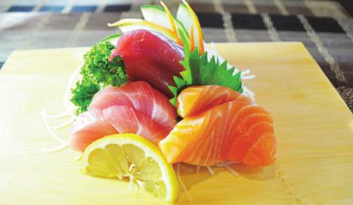 95 2 salmon, 2 tuna, 2 yellowtail, 1 shrimp L8. Korean Beef Short Ribs... $12.95 *L9. Tekka Don... $13.95 7pc fresh tuna sashimi over rice bowl *L10. Regular Roll Combo... $13.95 Any 2 choices of regular rolls ANY SIDE ORDER DESSERT Sushi Rice.