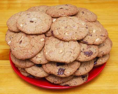 15 9 Conclusion These cookies turned out light and crisp with a satisfying texture of chocolate chunks and whole peanuts. Notes The original recipe called for 1 cup of shortening and ½ cup of butter.