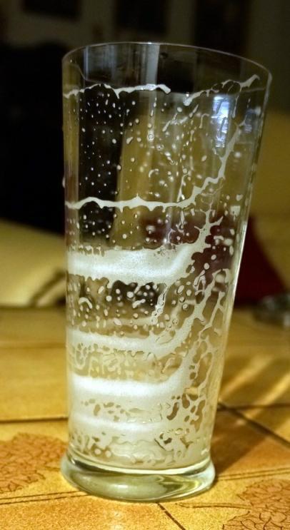The effect of beer glass surface quality on foam decay was experimentally investigated for: i) cold clean glass surface, ii) warm clean glass surface, iii) cold greasy glass surface, and iv) cold