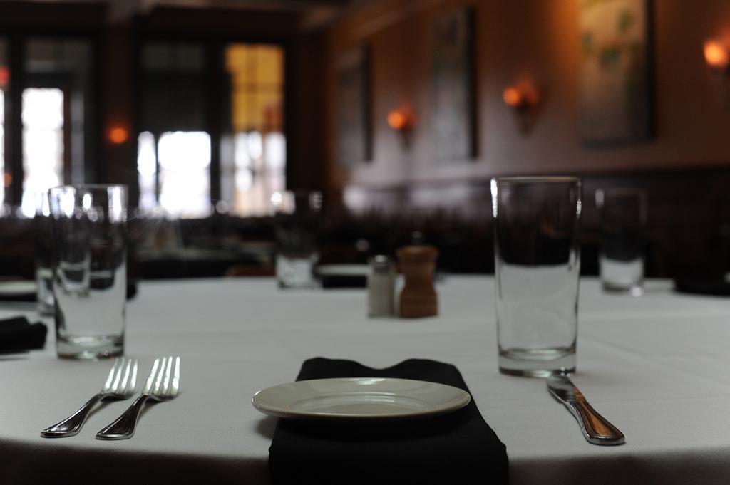 Custom menus and flexible spaces to suit your needs. Discover the best option for your event. Choose from our three separate private dining rooms to host your next event.