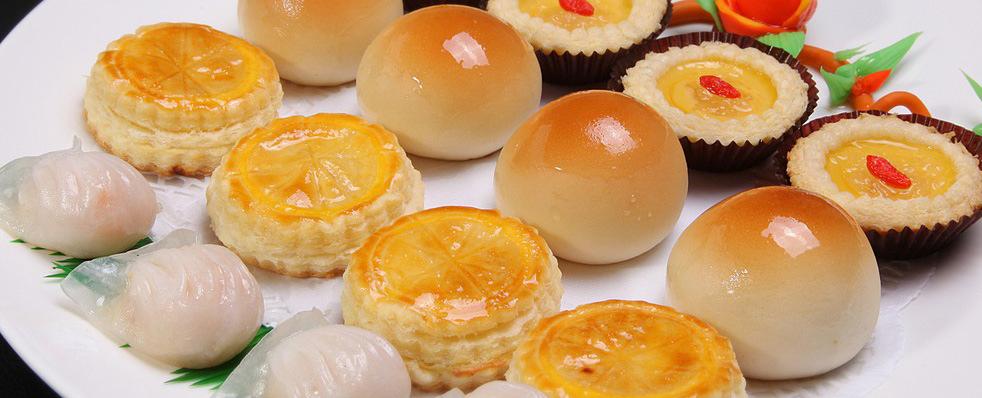 We will have the dim sum lunch at the famous Jumbo Floating restaurant, it is ornamented in