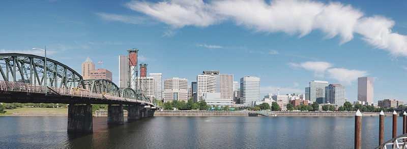 Upon arriving in Portland, you will leave your luggage at the hotel and first enjoy a spectacular lunch and views at one of Portland s most popular restaurants overlooking downtown Portland, the