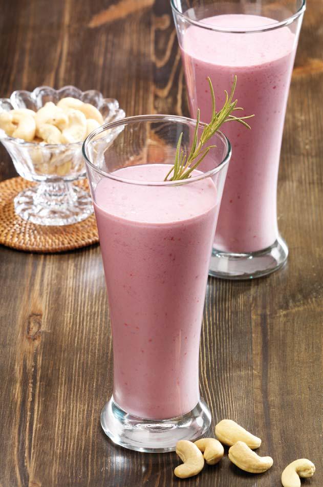 Smoothie14 Cashew Cranberry Smoothie Cranberries have low calorie and a high anti-oxidant effect. 1 Defrost the cranberry for 5 minutes. 2 Defrost the frozen banana for 5 minutes.