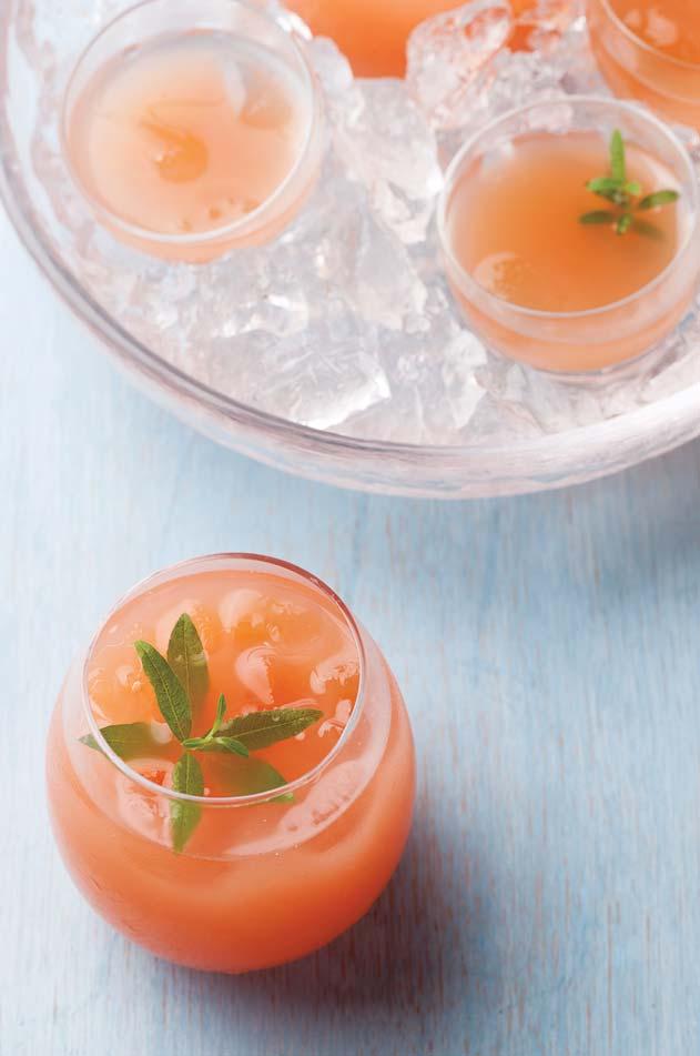 Healthy06 Pink Grapefruit Ade Sweet & sour drink, the best drink for summer. 1 Peel the grapefruit. 2 Put two ingredients. (ingredients can be alternated) 3 Add some honey and stir well.