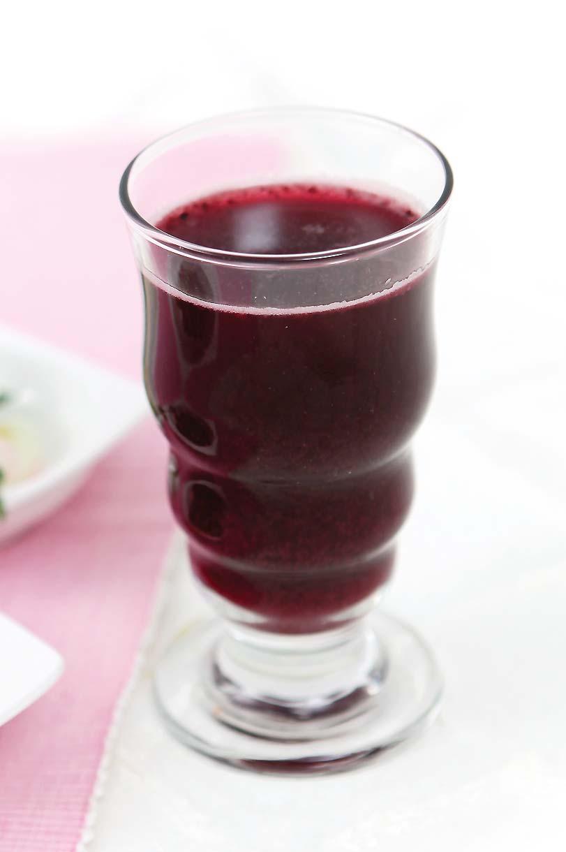 Refresh10 Blueberry Ade Protect your health with Blueberry ade. 1 Prepare the apple as a whole. Cut the apple as needed to fit the chute. 2 Use hard ingredients first and then the soft ones.