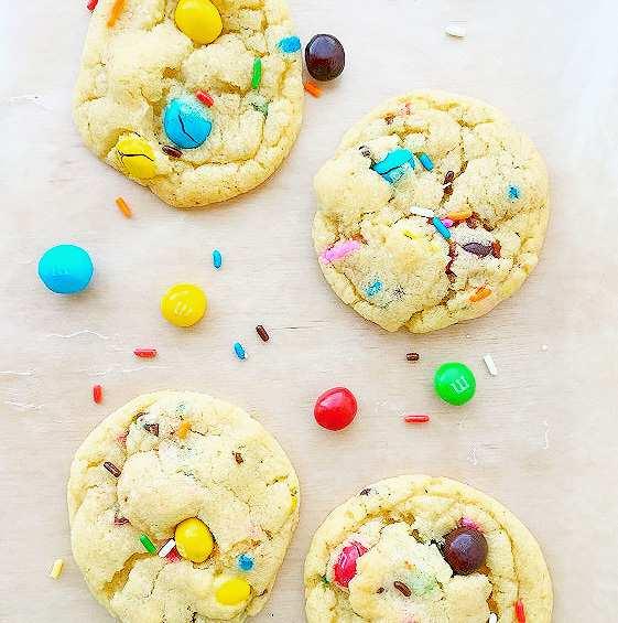 M&M s Cake Batter Cookies Recipe: Makes 2 Dozen INGREDIENTS Cake mix sugar cookies topped with candies & sprinkles.