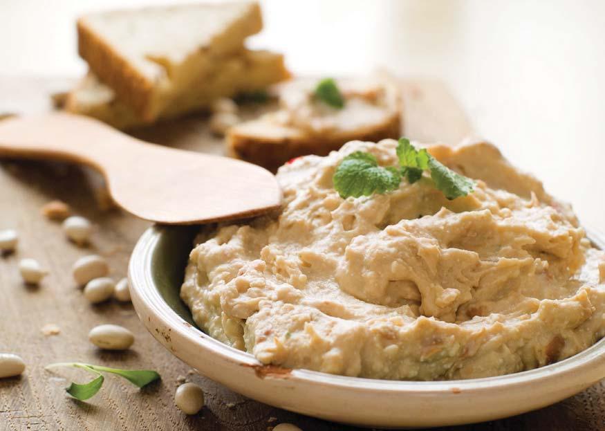 Starters Hommus with parsley 440g can chickpeas, drained 2 cloves garlic, crushed ½ cup tahini ½ cup parsley, finely chopped ½ cup water Large pinch black pepper Pinch cayenne pepper 1.