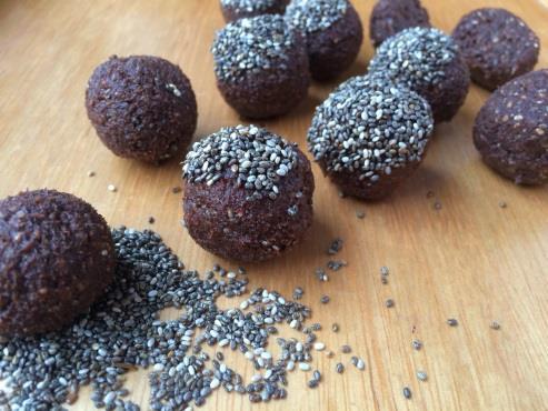 Snacks Chia Date Balls [Makes 10-12 balls] 1 cup dates, soaked ¼ cup chia seeds ¼ cup raw cacao 1 teaspoon vanilla extract ¼