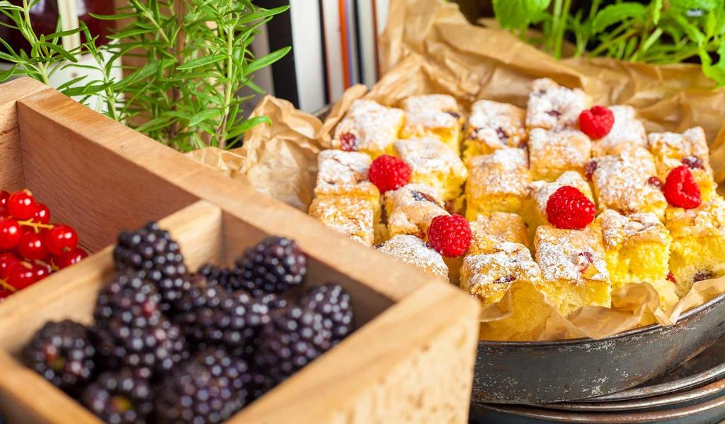 PARK INN BREAKFAST it s all about you PARK INN BREAKFAST 540 CZK per person Bakeries Selection of freshly baked breads and rolls Selection of danish pastries and croissants Selection of marmalades,