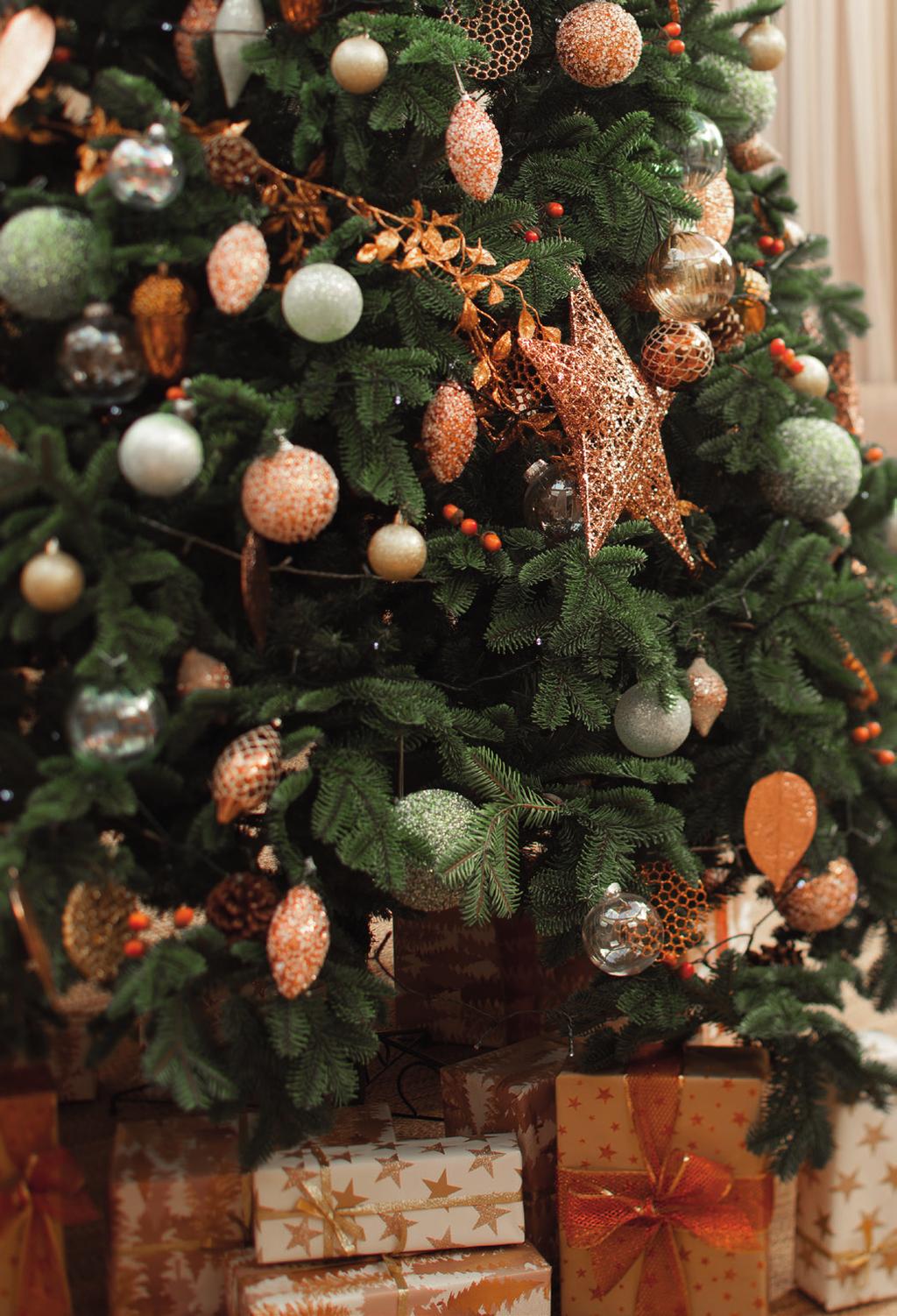 An Eastwell Christmas MAKE THIS YEAR EXTRA MAGICAL AND SPEND CHRISTMAS AT THE MANOR.