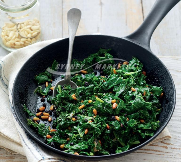 Kale with Garlic, Currants and Pine Nuts Prep 15 mins Cook 10 mins Serves 4 as a side dish 2 tablespoons currants 2 bunches kale (weighing about 1 lb.