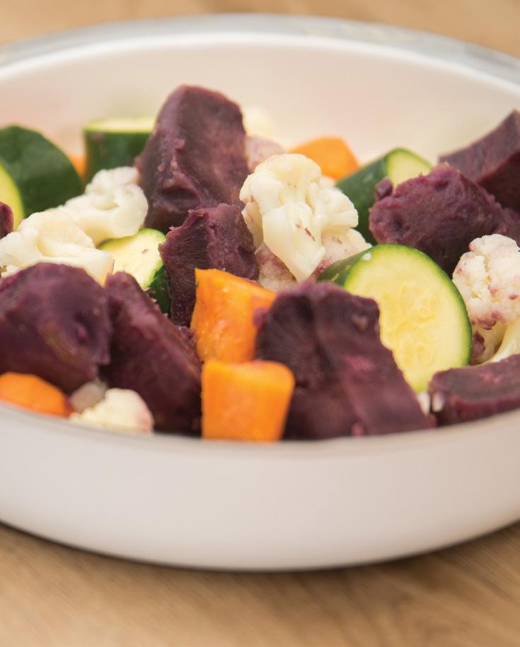 Steamed vegetables Serves 4 1 kumara, sliced into 2-3cm pieces 1 cup bite-size pieces cauliflower 2 carrots, sliced into 2-3cm pieces 1 cup bite-size pieces broccoli 2 courgettes, sliced into 2-3cm