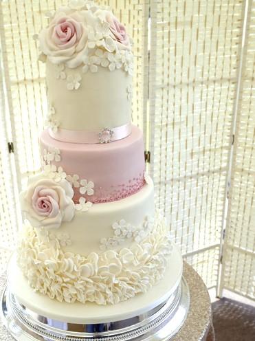 Some cakes require specific hidden structures and supports (chandelier cakes for example) and we can source those too.