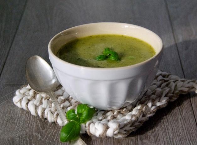 Zucchini and Basil Soup [Serves 4] 2 tablespoons ghee (can be bought at the store) 2 tablespoons olive oil 1 medium onion, chopped 2 cloves of garlic, minced 4 zucchini sliced with skin on 6 cups of