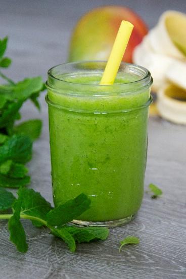 Breakfast Tropical Greens Smoothie [Serves 1] 1 cup coconut water or water 1 large handful spinach ½