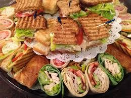 SANDWICHES OR SANDWICH TRAYS $10 per Guest (min 10) Homemade Salads (min 10) Served with gourmet bags of chips Tossed $3 Greek $5 $12 per Guest (min 10)