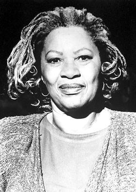 4.9 TONI MORRISON Toni Morrison, s pravim imenom Chloe Anthony Wofford (18. 2. 1931, Lorain, Ohio, ZDA), se je ukvarjala predvsem z izkušnjami ženske v črnski skupnosti.