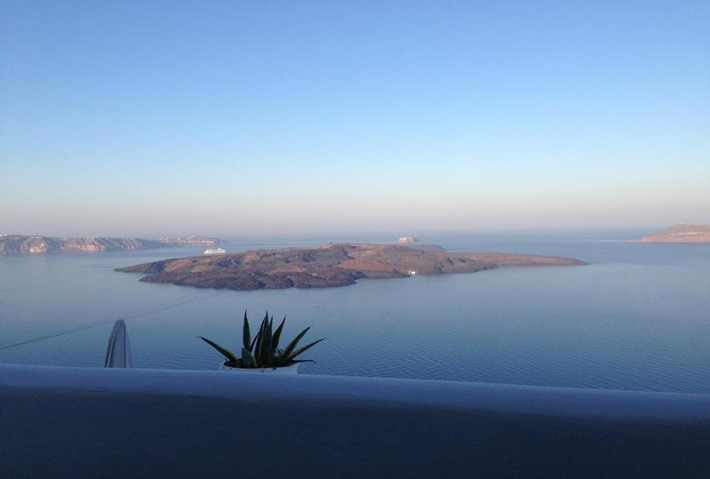 PDO SANTORINI Combines spectacular site-gastronomy with