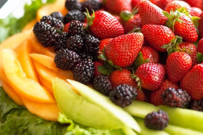 B R E A K S REFRESHER 12.00 per person Vegetable Crudities with Italian and Ranch Dipping Sauce Fresh Seasonal Fruit and Berries Bottled Water (Sparkling & Still) SIMPLY CHOCOLATE 14.