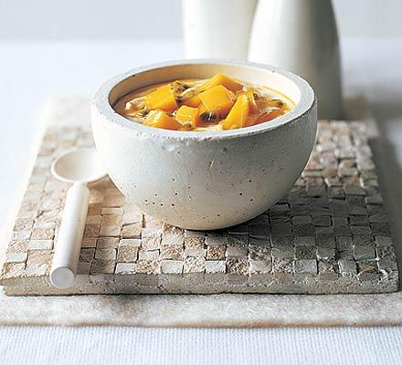 Mango and passionfruit fool Serves 4 Ingredients: 2 ripe mangoes, peeled ½ lime, juiced 500g 0% fat greek yoghurt 2 passion fruits Method: Chop the mango and dice into chunks.