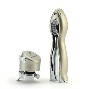 00 AUTOMATIC ELECTRIC CORKSCREW + + Automatically removes cork from bottle upon contact + + A single charge opens