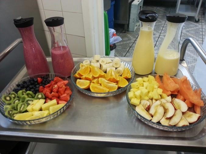 We also held a fruit tasting and smoothie making